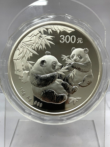 2006年1公斤熊貓銀幣